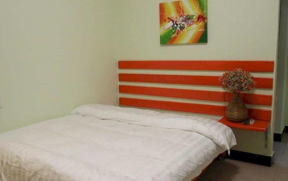 Tiffany Hostel Yangshuo Extérieur photo